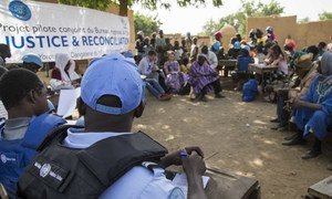 Peacekeepers from the UN mission in Mali, MINUSMA, conduct a justice and reconciliation meeting to help mediate the violence in Mali’s central Mopti region. 