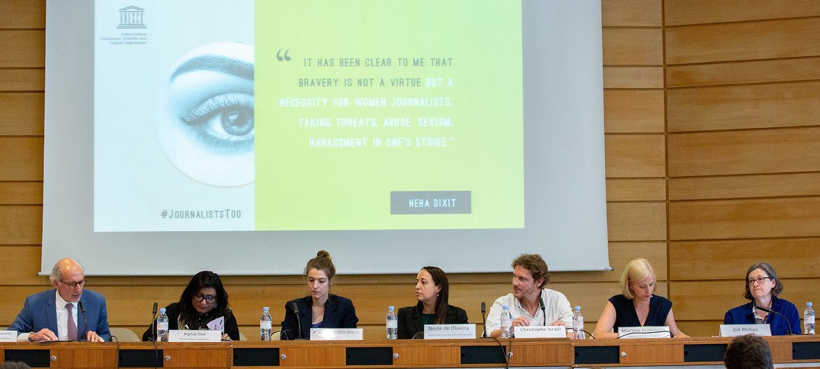 Conferência: "Enfrentando o assédio on-line de mulheres jornalistas"