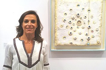 Французская художница Аурели Лету представила в москве свою выставку «Перерождение»