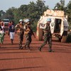 De soldats des Forces armées centrafricaines et des Casques bleus de la MINUSCA en patrouille à Bangassou, en 2019 (photo d'archives).