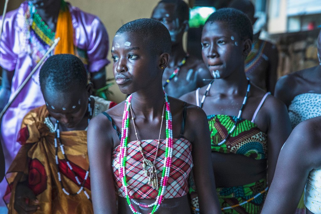 南苏丹的学生在表演一场反映冲突中性暴力问题的戏剧。 （2016年6月资料图片）