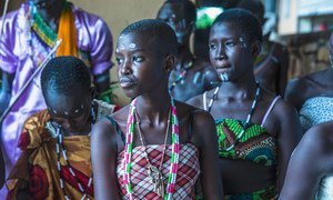 南苏丹的学生在表演一场反映冲突中性暴力问题的戏剧。 （2016年6月资料图片）