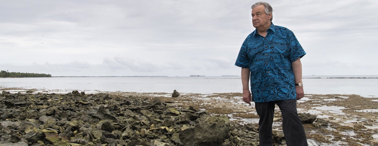 El Secretario General de la ONU, António Guterres, visitó la isla de Tuvalú para ser testigo directo de cómo el aumento de los mares engullirá esta nación.
