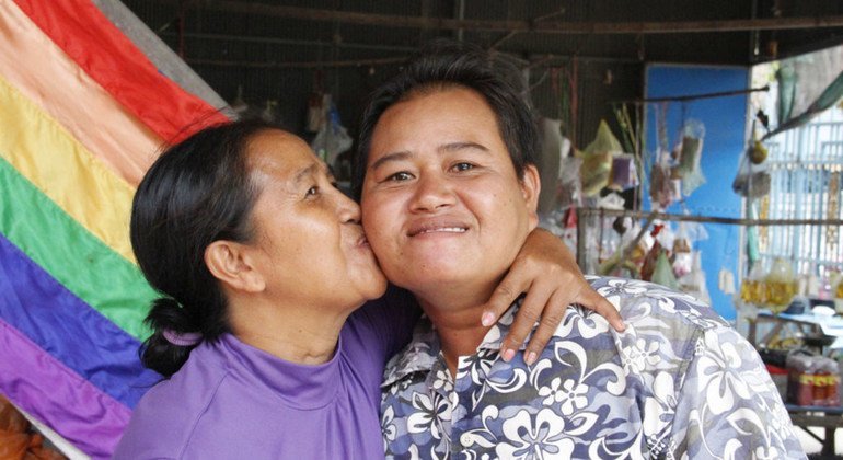 BM uzmanı, Kamboçya’nın LGBT kişileri topluma tam olarak entegre edecek konumda olduğunu söylüyor

 Nguncel.com