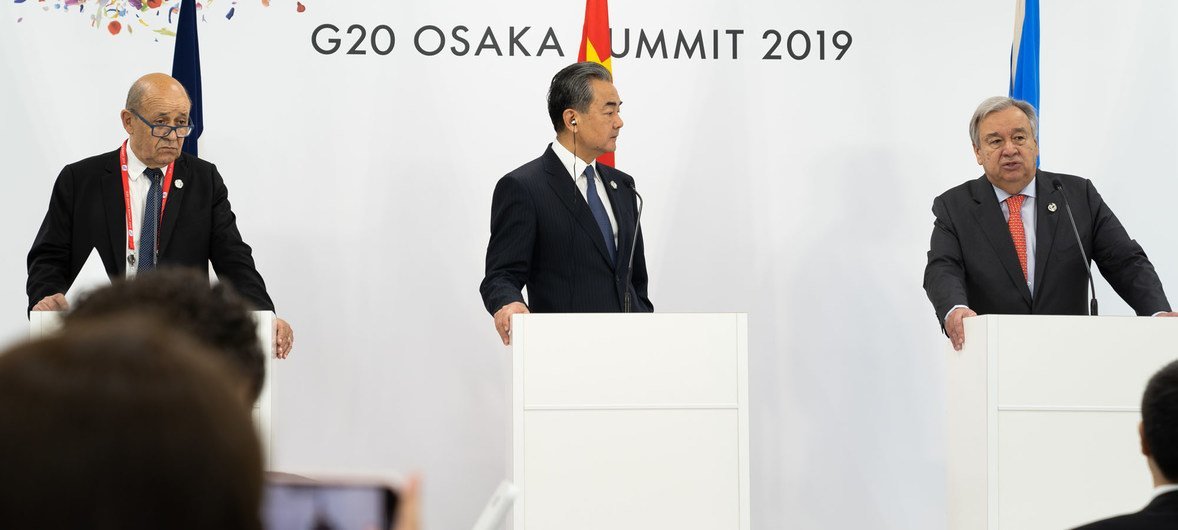 संयुक्त राष्ट्र महासचिव एंतोनियो गुटेरेश जी20 के ओसाका सम्मेलन में त्रिपक्षीय जलवायु परिवर्तन मीटिंग में शिरकत करते हुए (29 जून 2019)