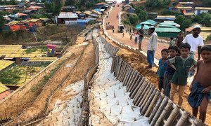 WFP disaster risk reduction teams are stabilising slopes that slipped during heavy rains in Cox’s Bazar. July 2019.
