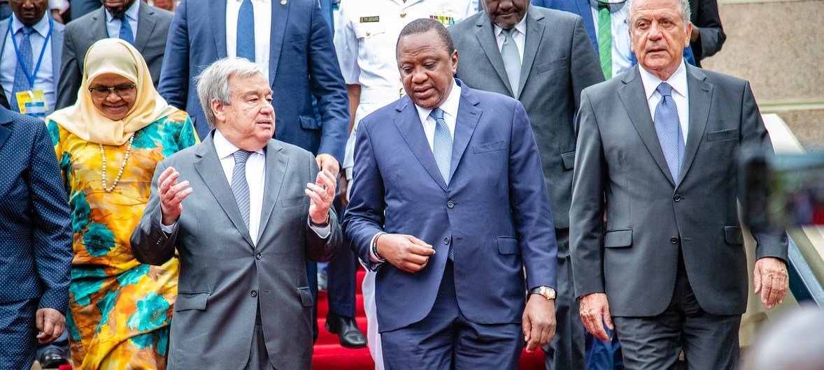 联合国秘书长古特雷斯（左）今天在内罗毕与肯尼亚总统肯雅塔举行了会晤。