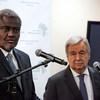 Point de presse conjoint du Secrétaire général de l'ONU, António Guterres (à droite), et du Président de la Commission de l'Union africaine, Moussa Faki Mahamat. (10 juillet 2019)
