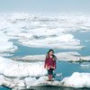 Amaia, de 11 anos, no Alaska, onde o degelo é um dos maiores efeitos da mudança climática