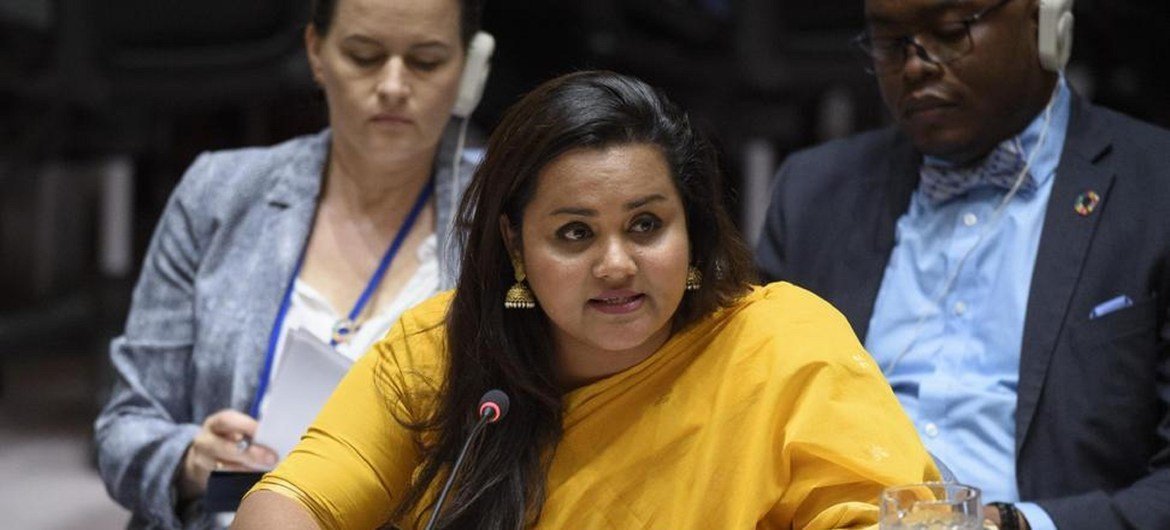 Jayathma Wickramanayak, enviada del Secretario General para la Juventud, habla en el Consejo de Seguridad.
