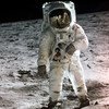 Edwin E. Aldrin camina sobre la superficie de la luna el 20 de julio de 1969