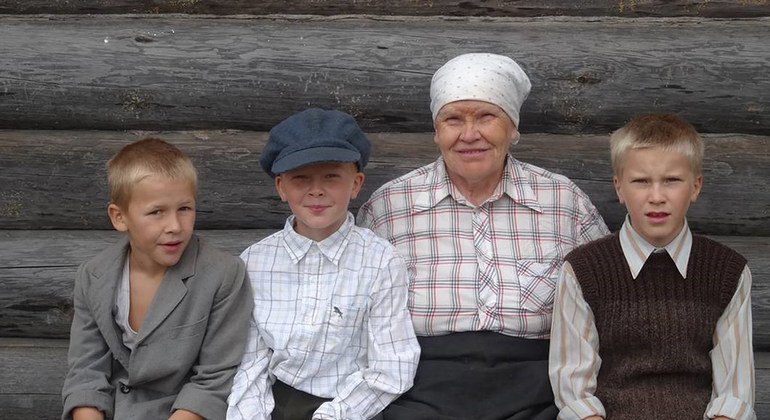 Karelian family at the historical village of Kinnermäki. 