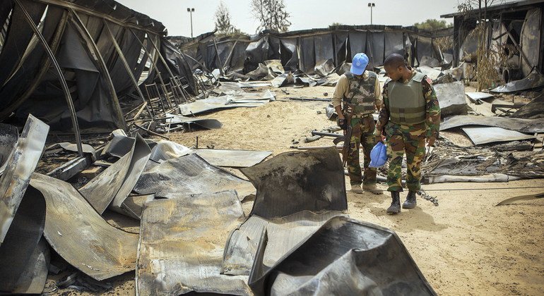 Le camp de la Mission multidimensionnelle intégrée des Nations Unies pour la stabilisation au Mali (MINUSMA) à Tombouctou a subi une attaque le 3 mai 2017 qui a causé la mort d'un soldat de la paix libérien et en a blessé d'autres. (16 mai 2017)