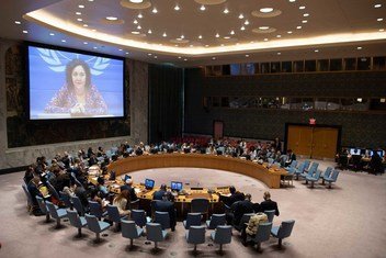 Leila Zerrougui (sur l'écran), Représentante spéciale du Secrétaire général et Chef de la Mission  de stabilisation de l'Organisation des Nations Unies en République démocratique du Congo, informe le Conseil de sécurité.