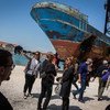 Un bateau à bord duquel 800 migrants et réfugiés sont morts en mer Méditerranée est exposé à la Biennale de Venise, en Italie