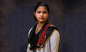 15-летняя Исмат, беженец-рохинжа, бежавшая в Бангладеш, хочет стать доктором. Из-за переезда ей пришлось бросить школу, но она надеется продолжить учебу и стать врачом.
