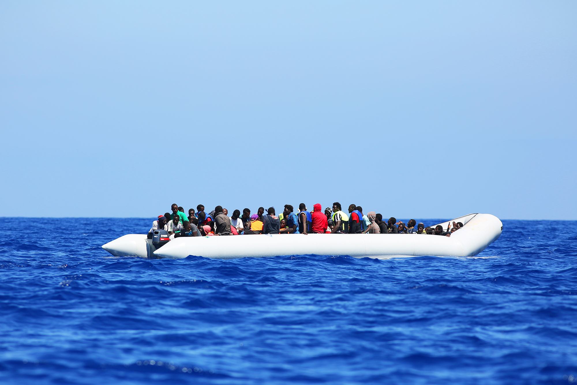 من الأرشيف: مهاجرون قبالة سواحل اليونان.